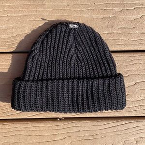 black urban outfitters beanie